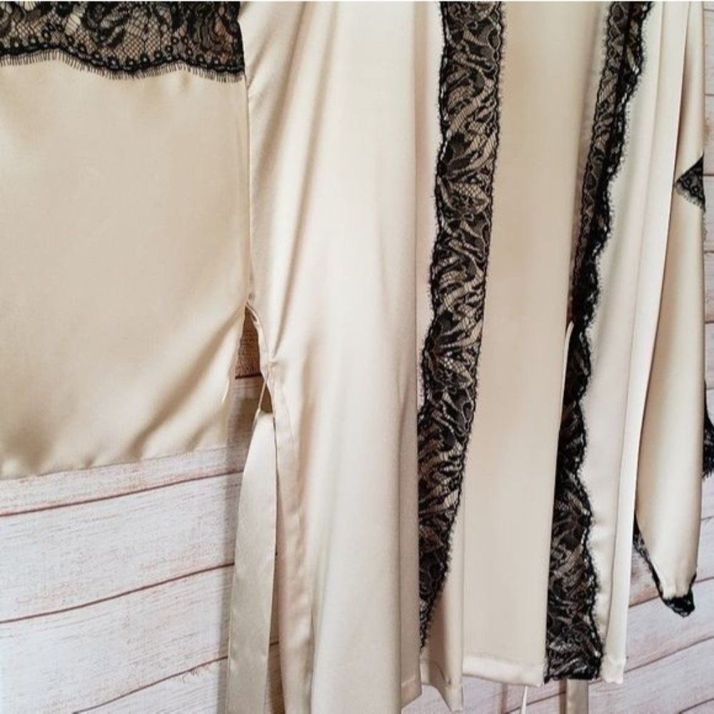 NWT Victoria's Secret Satin/Lace Kimono Robe with Tie Belt - Picture 2 of 6